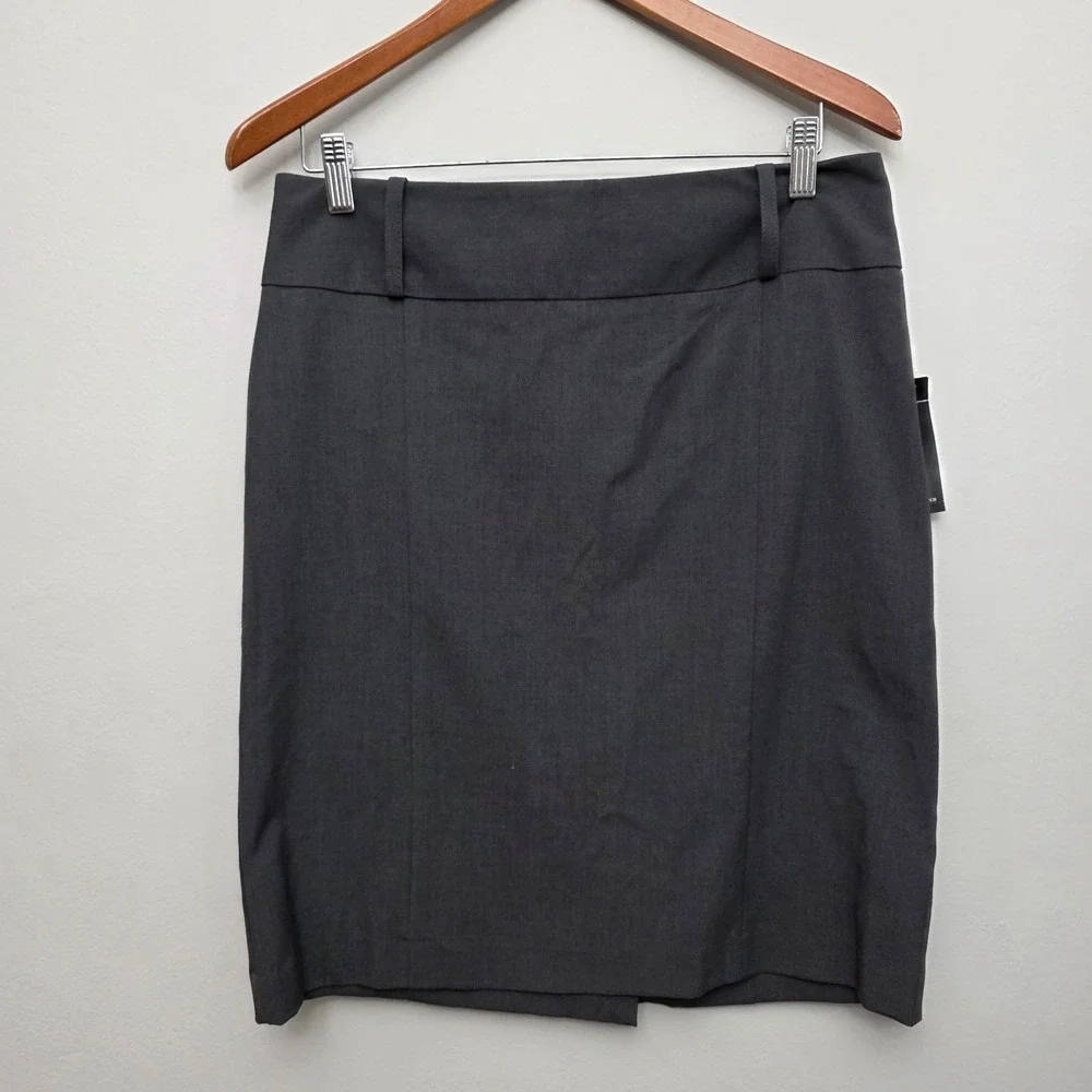 Larry Levine Stretch‎ Skirt Size 10 Button Back Professional Pencil Grey